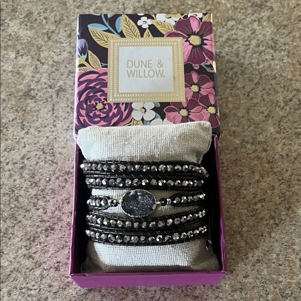 Black and Silver Women's Bracelet Set